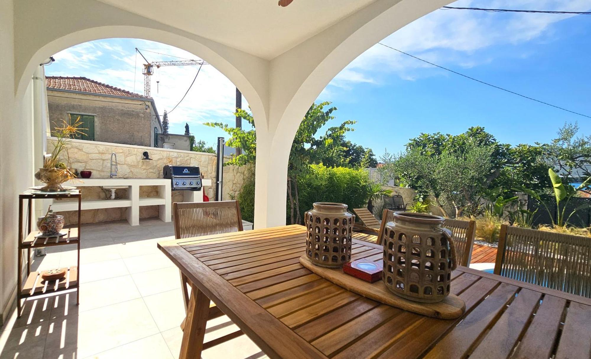 טרוגיר The Three Flowers Pool House מראה חיצוני תמונה