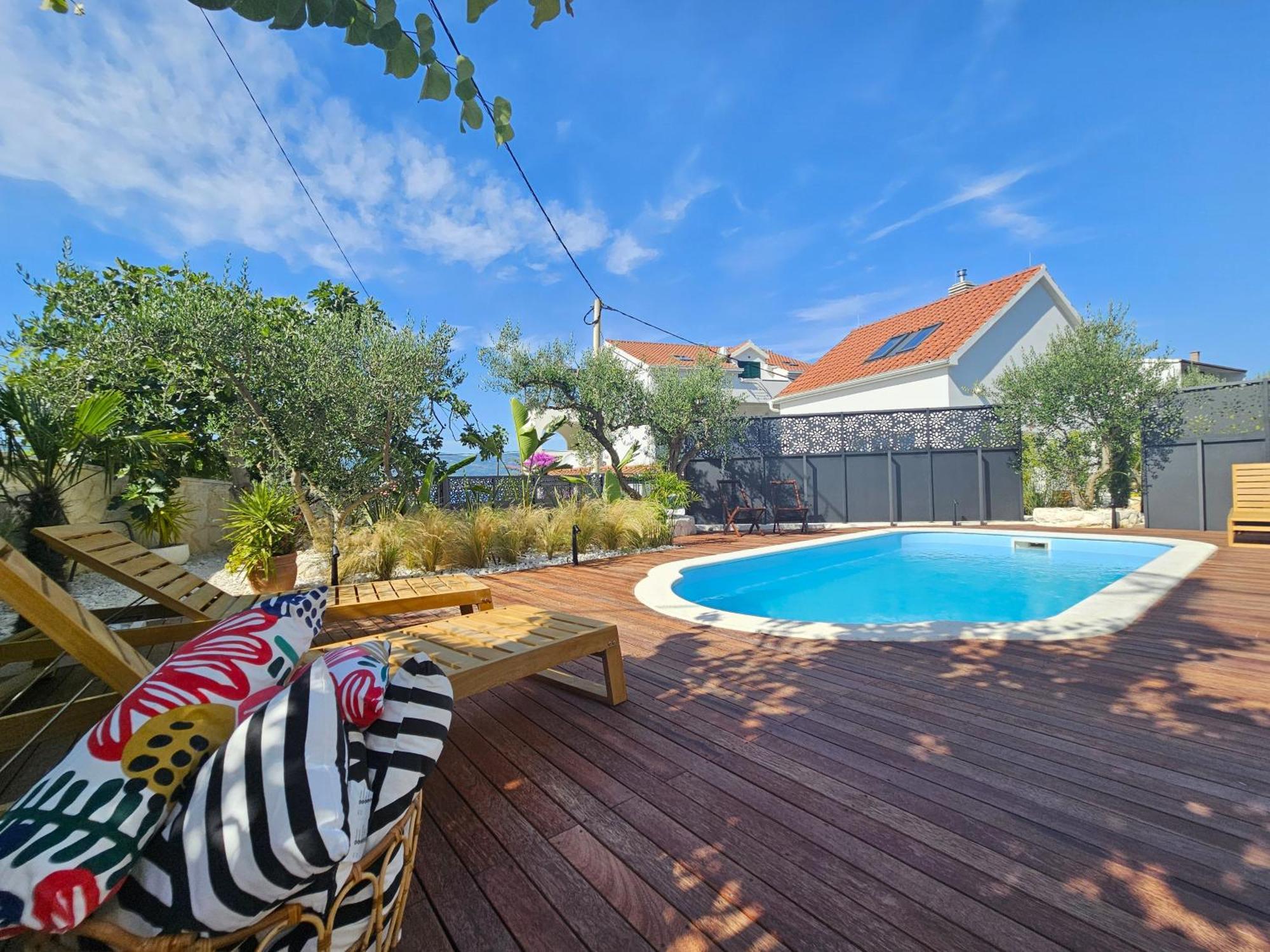טרוגיר The Three Flowers Pool House מראה חיצוני תמונה