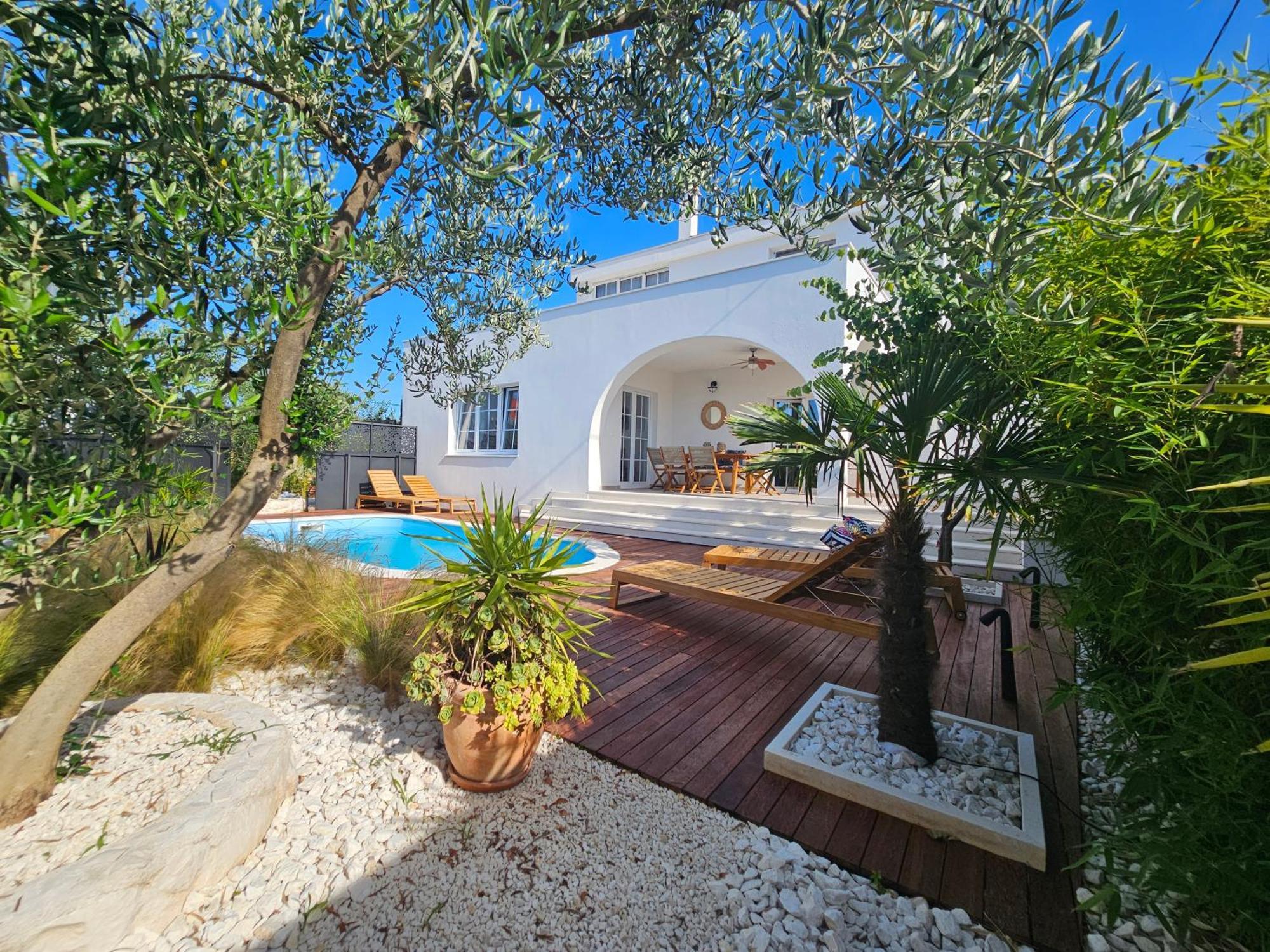 טרוגיר The Three Flowers Pool House מראה חיצוני תמונה
