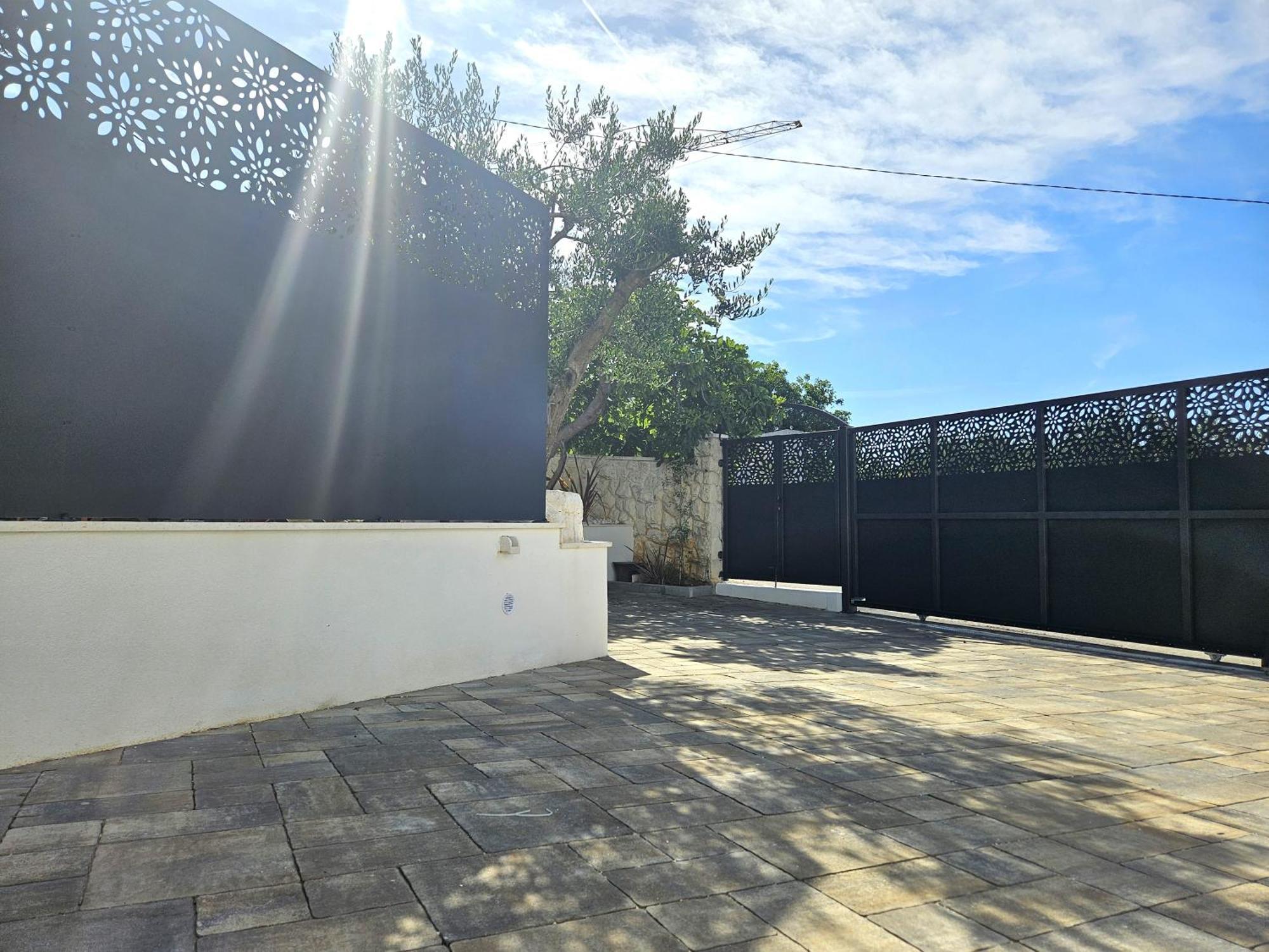 טרוגיר The Three Flowers Pool House מראה חיצוני תמונה