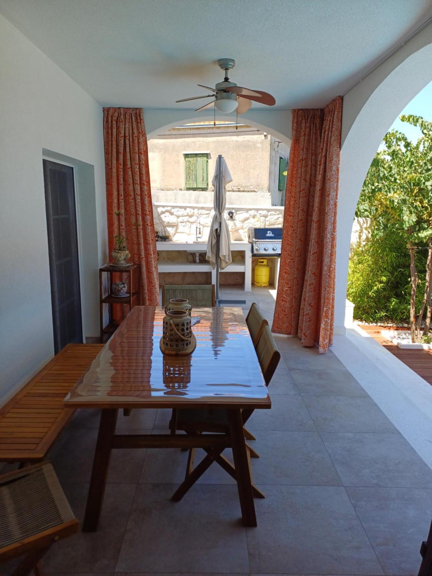 טרוגיר The Three Flowers Pool House מראה חיצוני תמונה