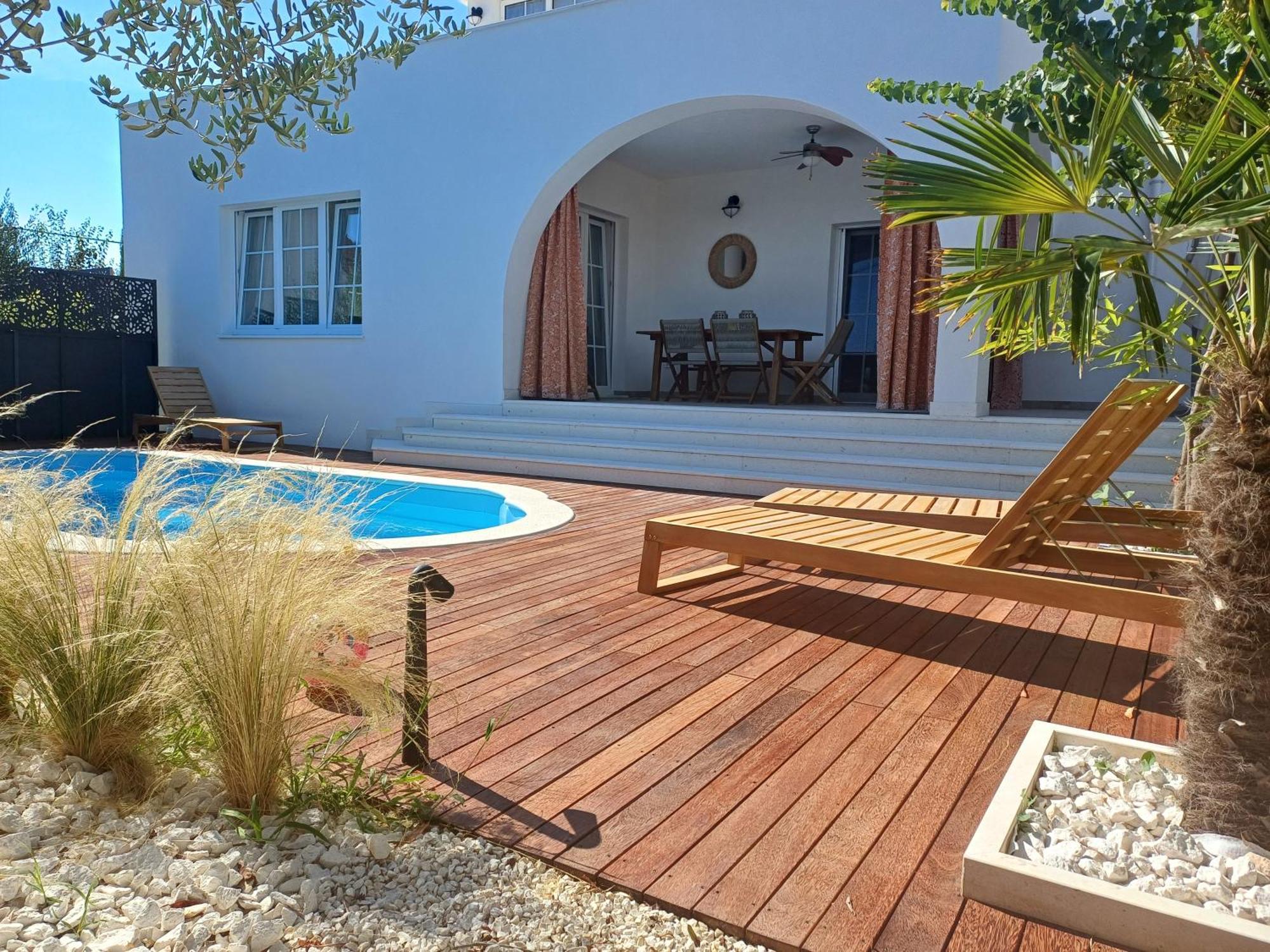 טרוגיר The Three Flowers Pool House מראה חיצוני תמונה